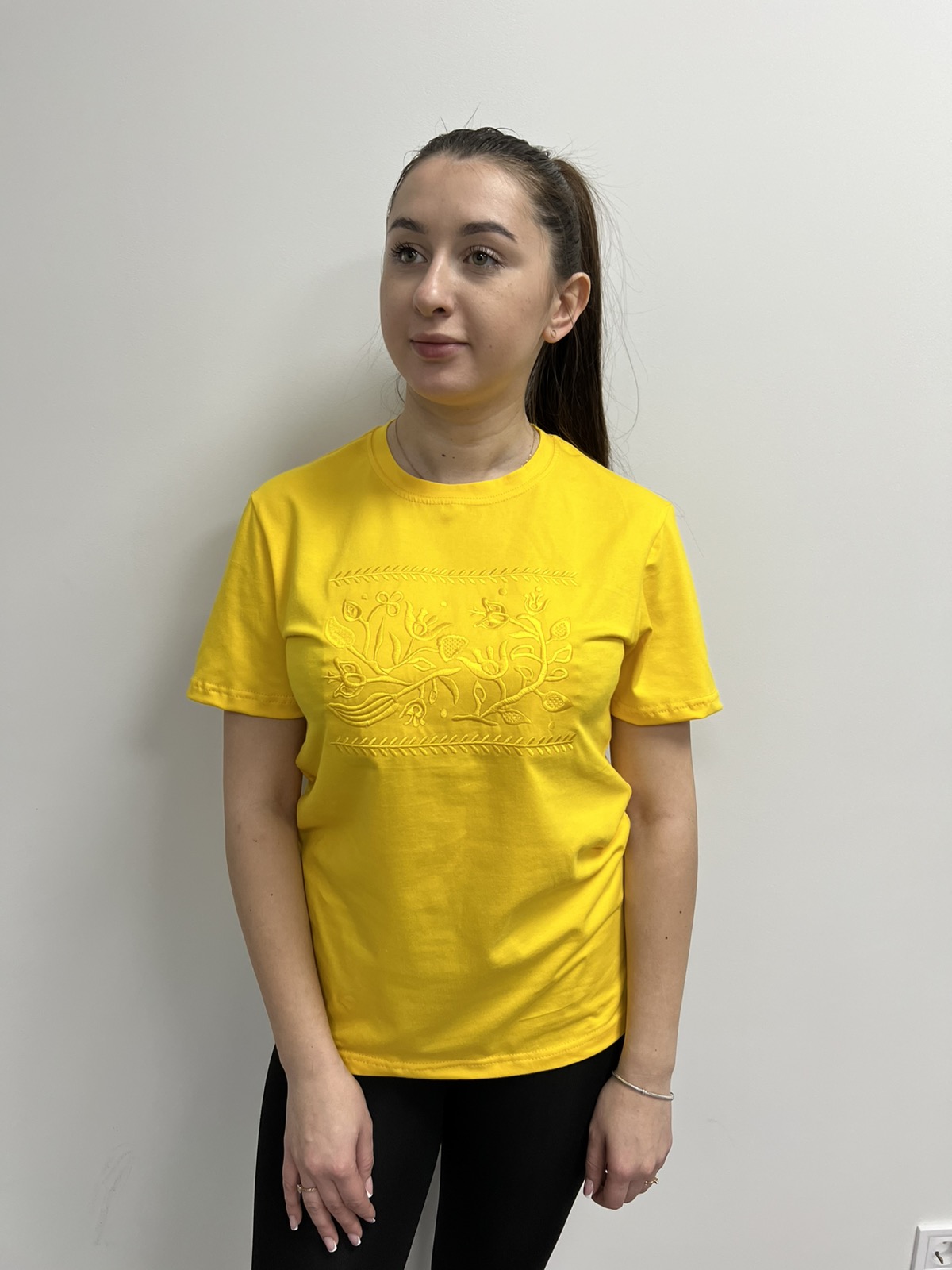 Футболка з вишивкою класична преміум S - XL